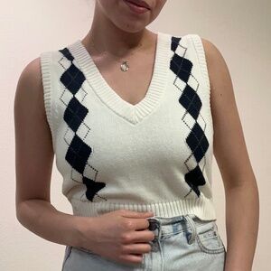 NWT Aritzia Sunday Best vest in whisper white